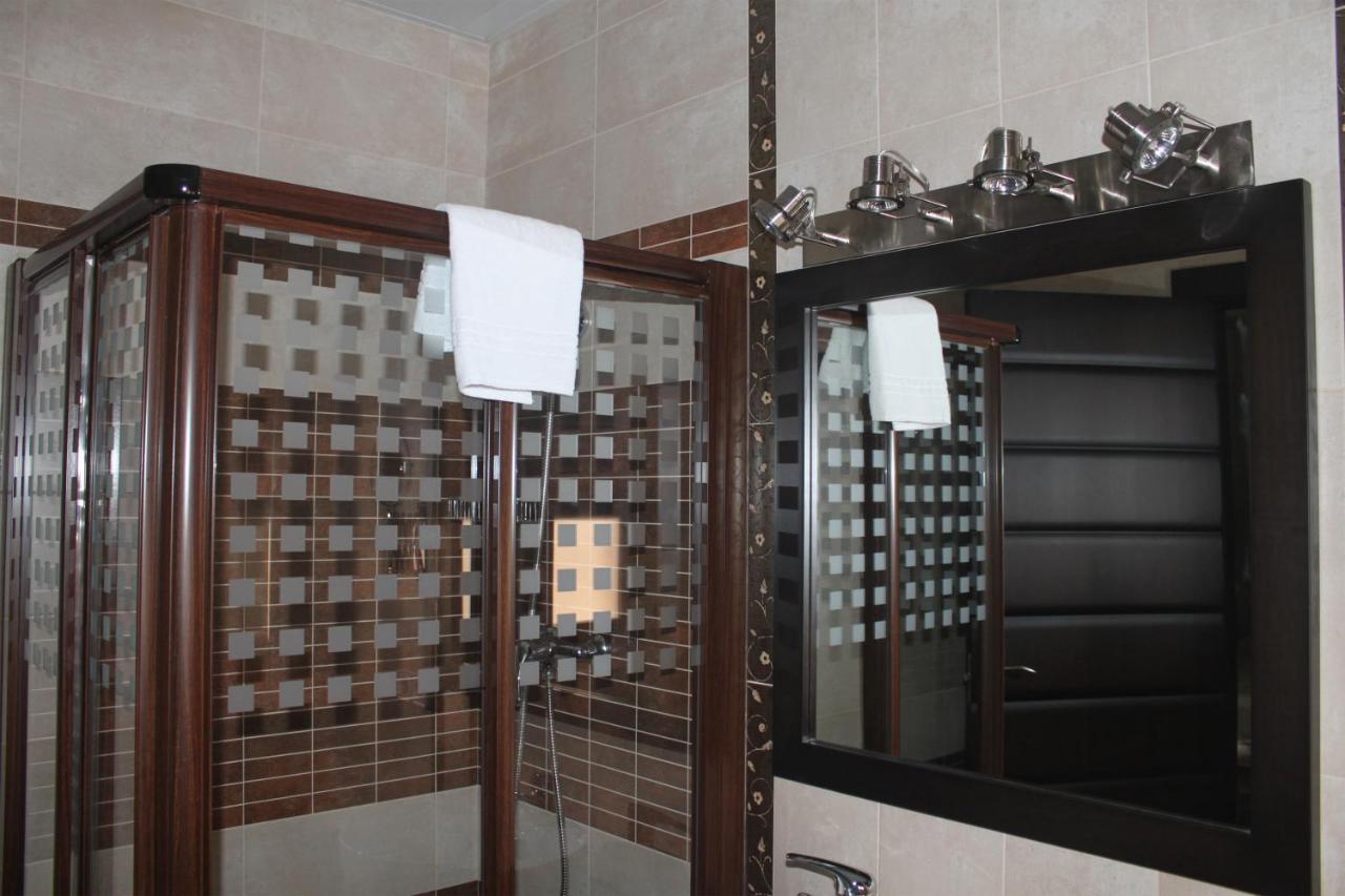 Hotel Villa Maria Cabra Bagian luar foto