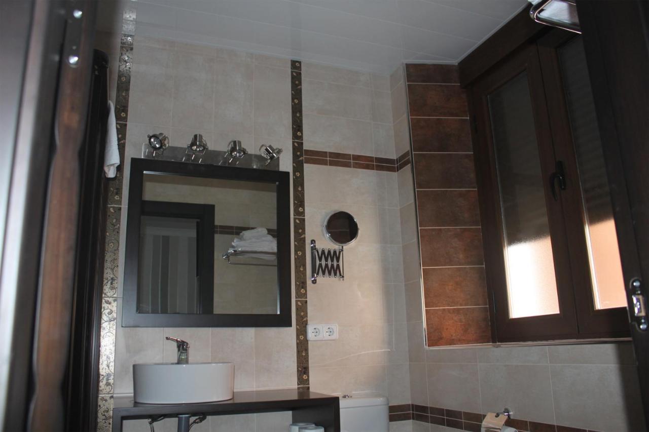 Hotel Villa Maria Cabra Bagian luar foto