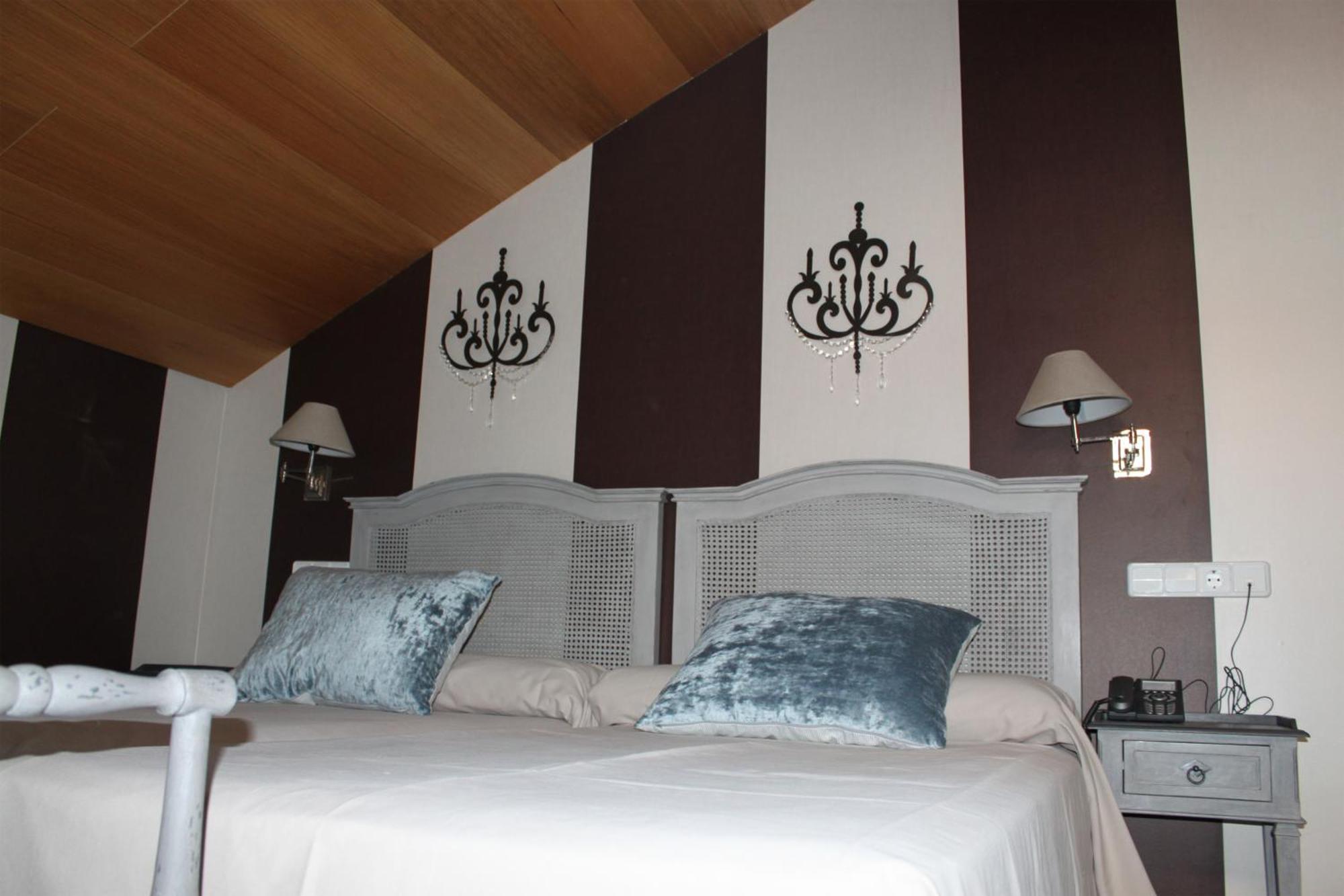 Hotel Villa Maria Cabra Bagian luar foto