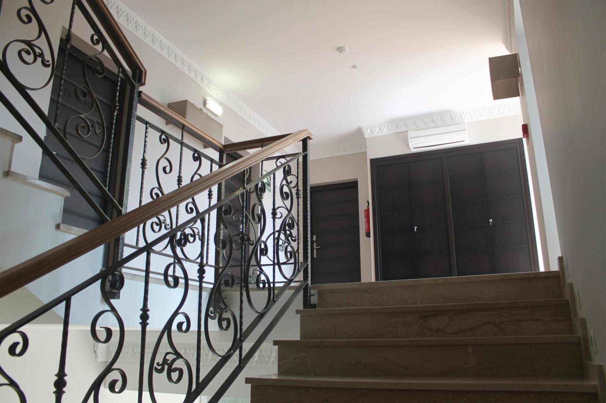 Hotel Villa Maria Cabra Bagian luar foto